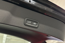 musta Volvo C40 2023 kuva 15.