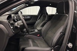 musta Volvo C40 2023 kuva 16.