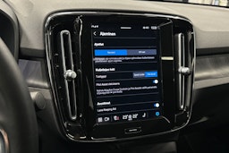 musta Volvo C40 2023 kuva 24.