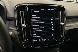 musta Volvo C40 2023 kuva 26.