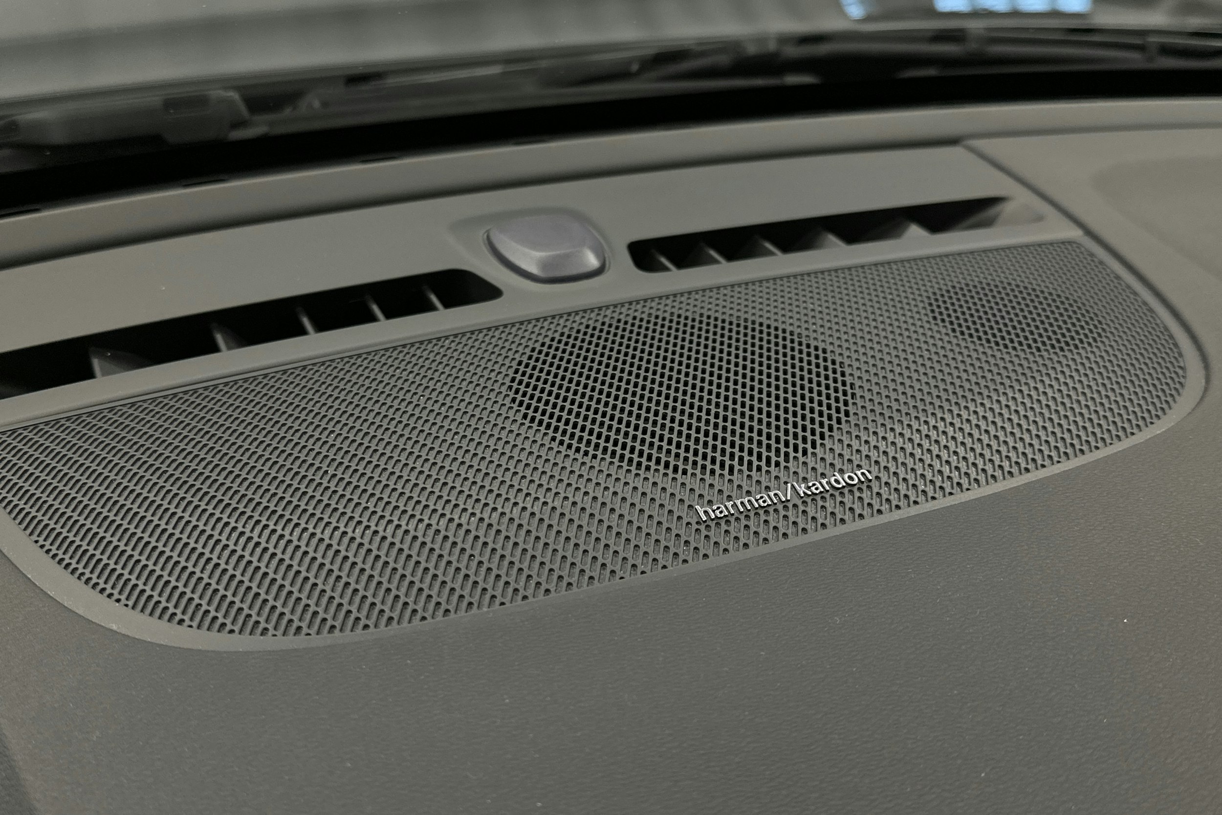 musta Volvo C40 2023 kuva 31.