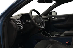 sininen Volvo C40 2023 kuva 6.