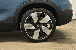 sininen Volvo C40 2023 kuva 10.