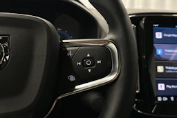 sininen Volvo C40 2023 kuva 12.