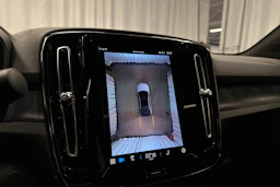 sininen Volvo C40 2023 kuva 14.