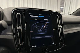 sininen Volvo C40 2023 kuva 15.