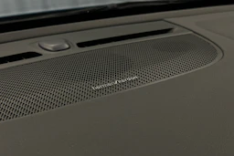 sininen Volvo C40 2023 kuva 19.