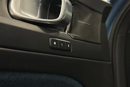 sininen Volvo C40 2023 kuva 21.