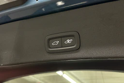 sininen Volvo C40 2023 kuva 25.