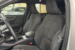 Harmaa Volvo C40 2023 kuva 14.