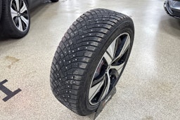 Harmaa Volvo C40 2023 kuva 34.