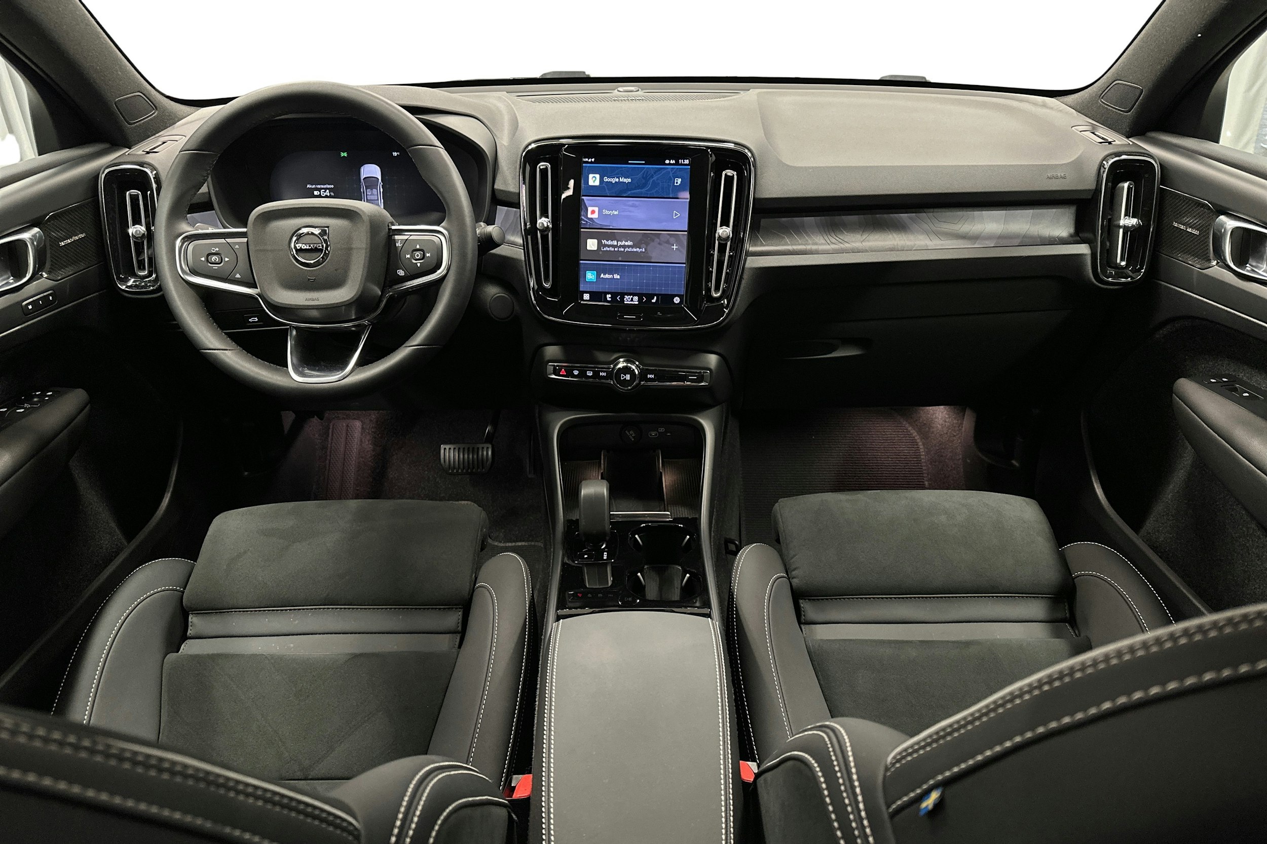 musta Volvo C40 2023 kuva 9.