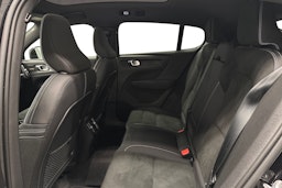 musta Volvo C40 2023 kuva 10.