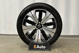 musta Volvo C40 2023 kuva 13.