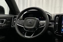 musta Volvo C40 2023 kuva 17.