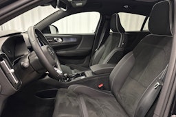 musta Volvo C40 2023 kuva 19.