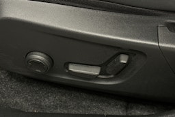 musta Volvo C40 2023 kuva 20.