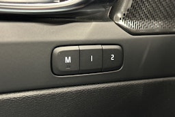 musta Volvo C40 2023 kuva 21.