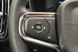 musta Volvo C40 2023 kuva 22.