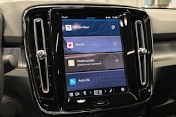 musta Volvo C40 2023 kuva 25.