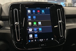 sininen Volvo C40 2023 kuva 24.