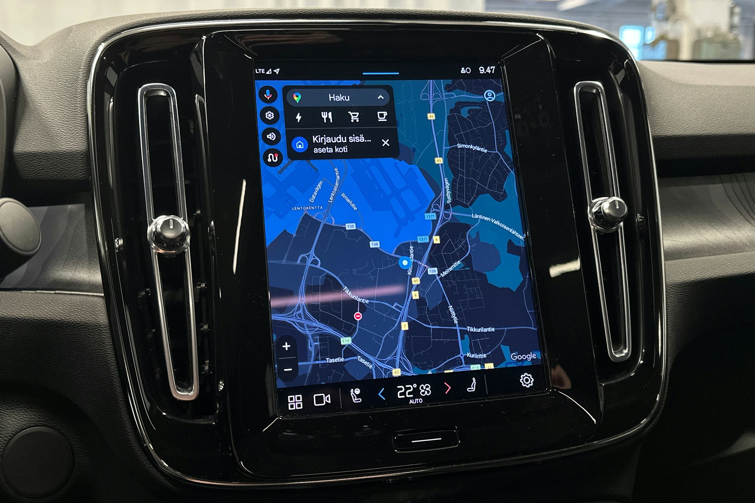 sininen Volvo C40 2023 kuva 25.