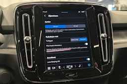 sininen Volvo C40 2023 kuva 26.