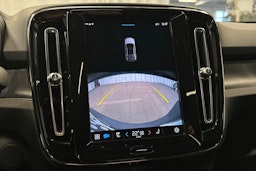 sininen Volvo C40 2023 kuva 29.