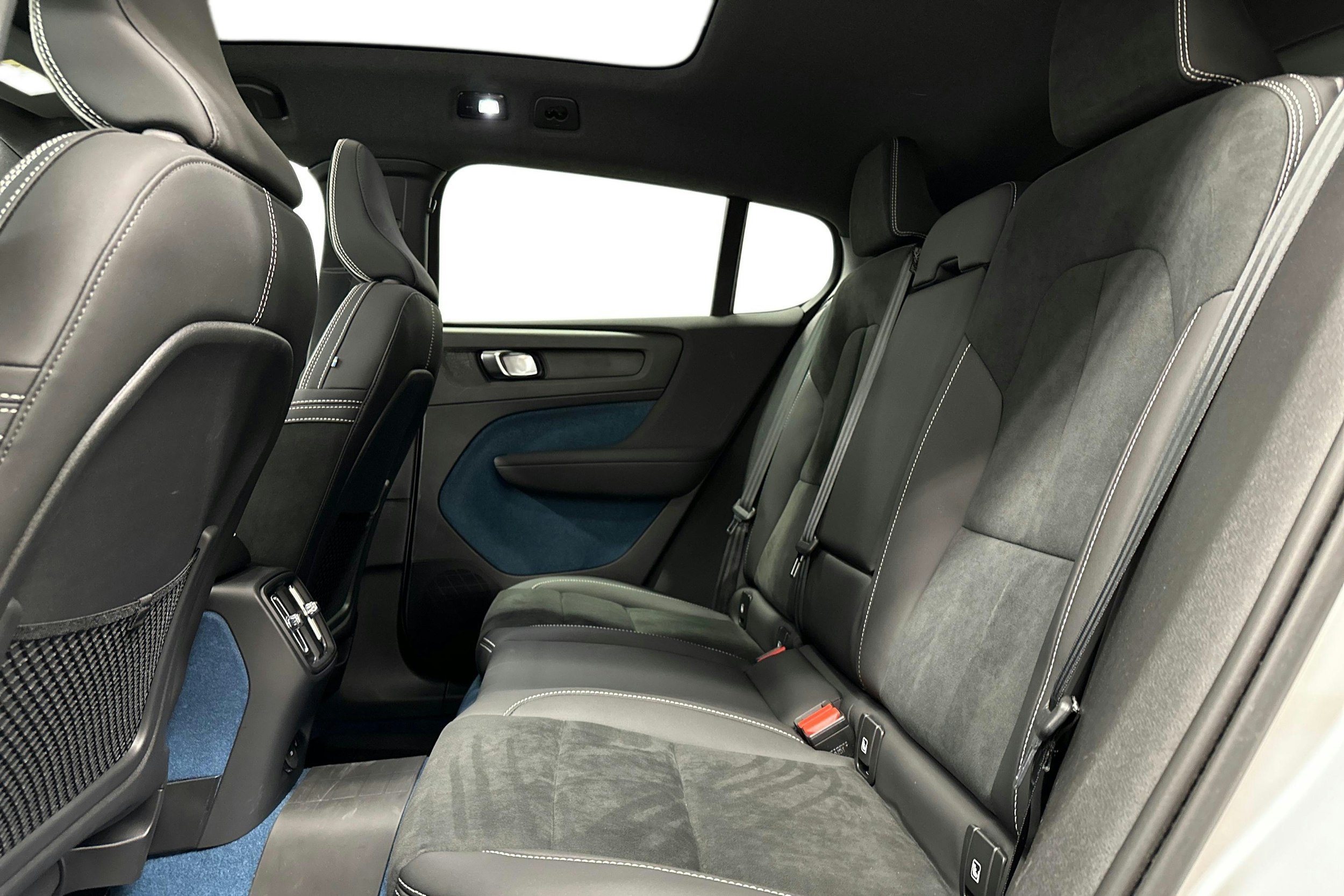 hopea Volvo C40 2023 kuva 10.