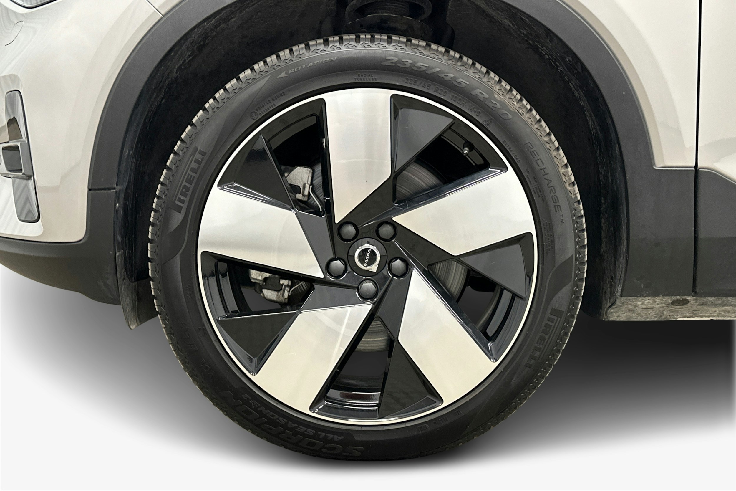 hopea Volvo C40 2023 kuva 11.