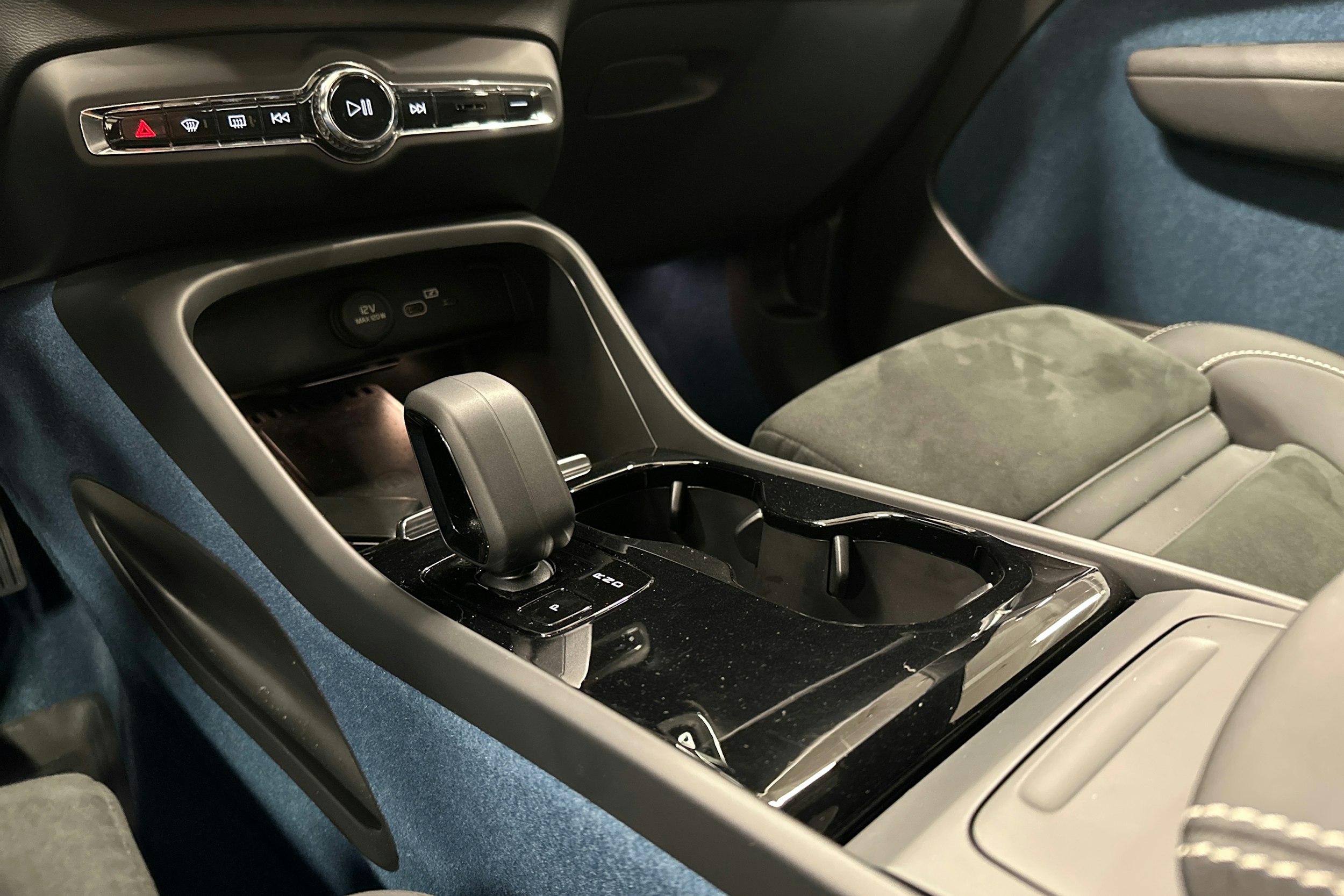 hopea Volvo C40 2023 kuva 23.