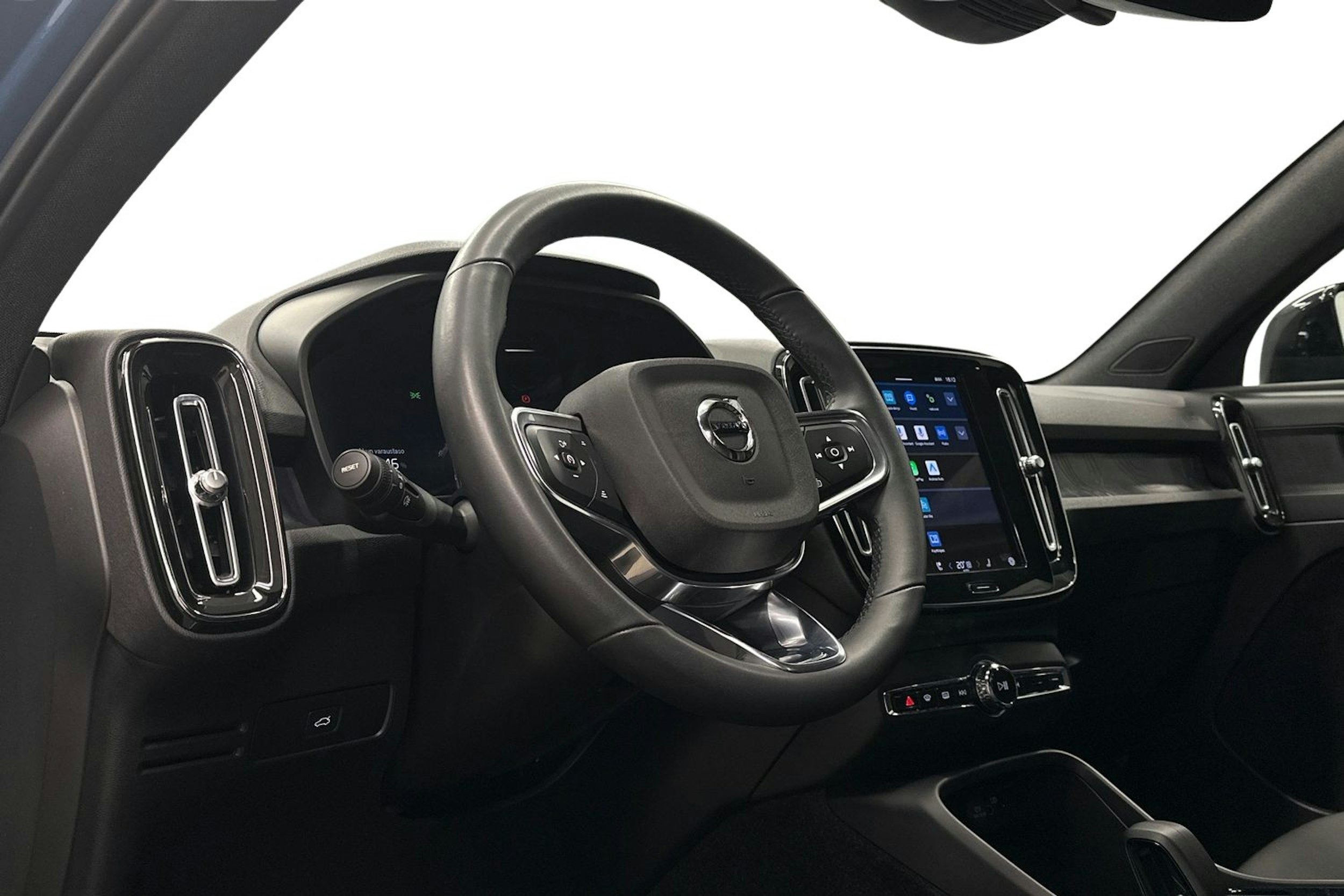 sininen Volvo C40 2023 kuva 7.