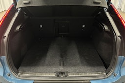 sininen Volvo C40 2023 kuva 14.