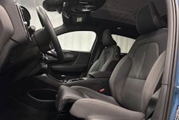 sininen Volvo C40 2023 kuva 19.