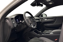 valkoinen Volvo C40 2023 kuva 7.