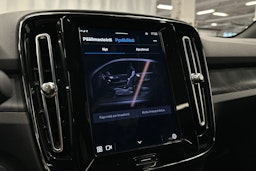 valkoinen Volvo C40 2023 kuva 21.