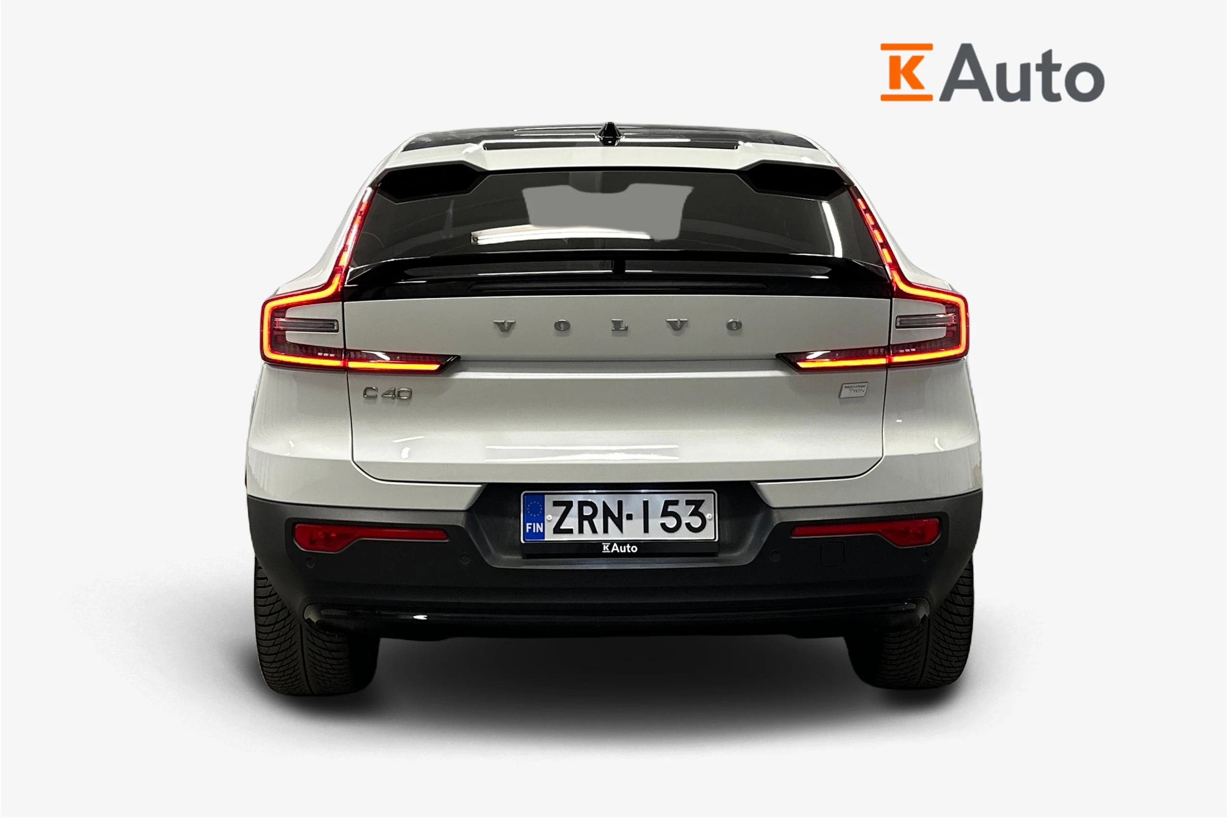 valkoinen Volvo C40 2023 kuva 4.
