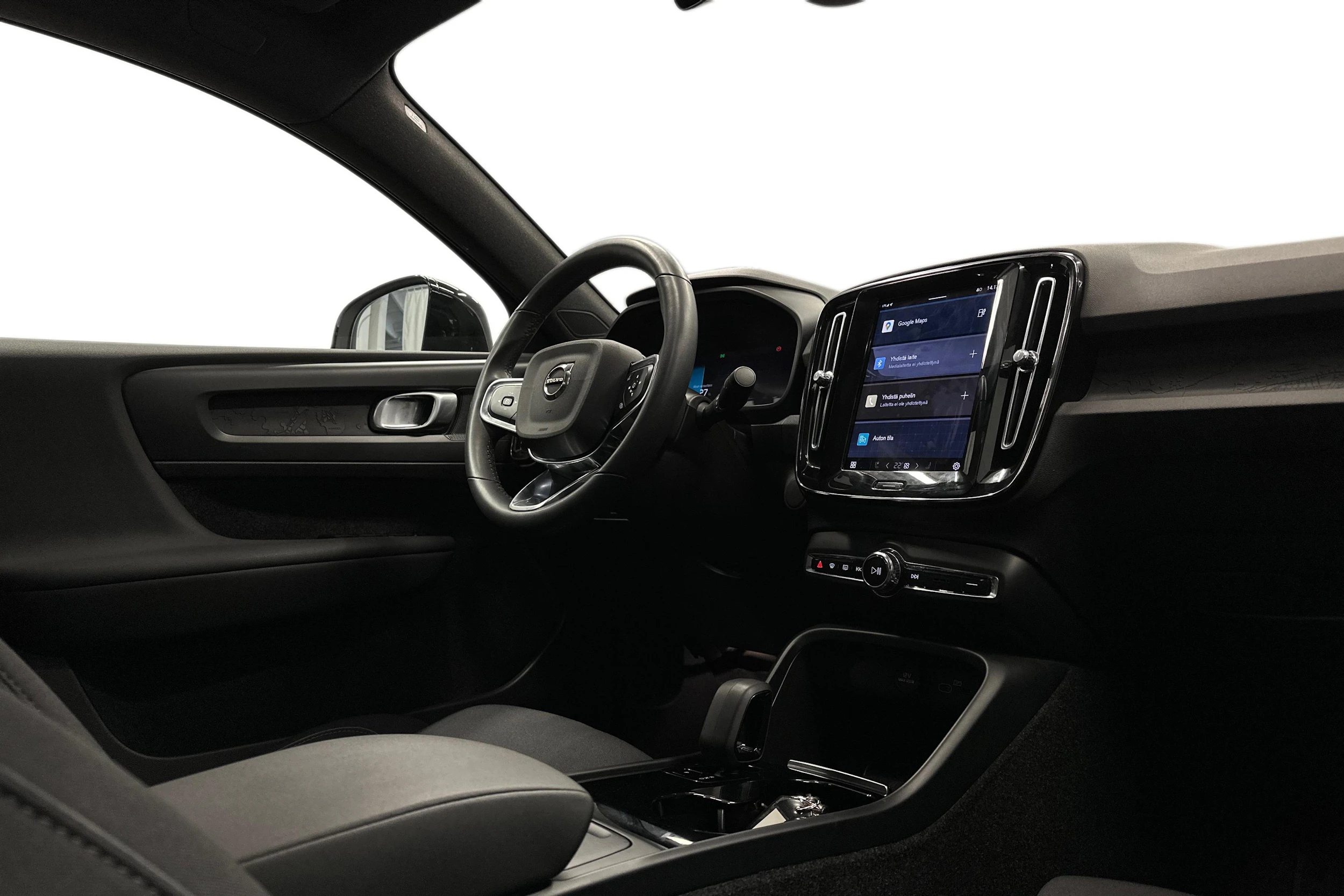 valkoinen Volvo C40 2023 kuva 9.