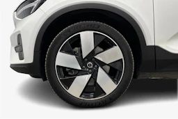 valkoinen Volvo C40 2023 kuva 12.