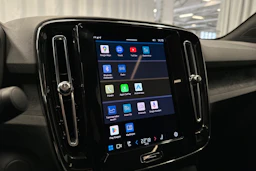 valkoinen Volvo C40 2023 kuva 20.