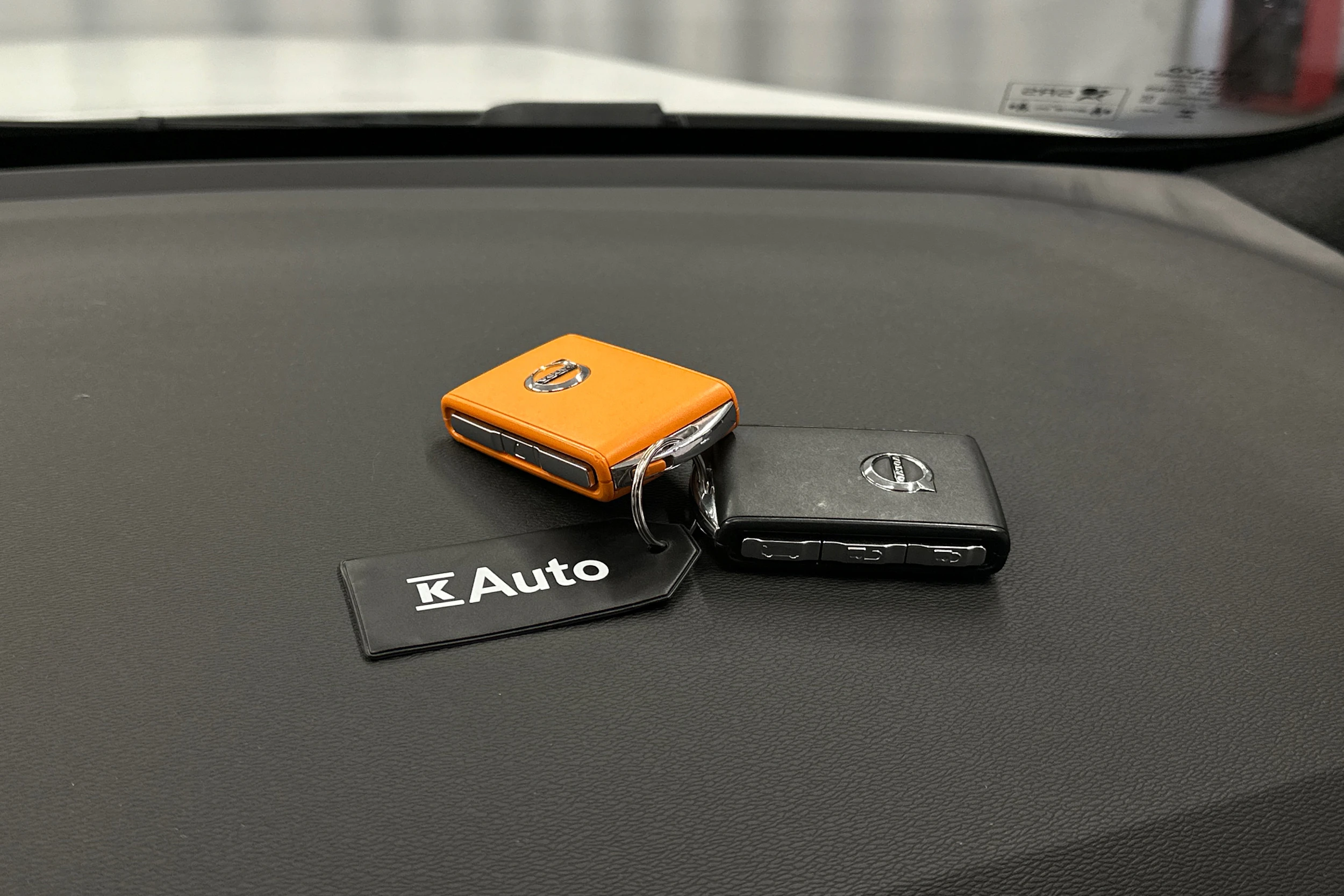 valkoinen Volvo C40 2023 kuva 28.