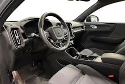 harmaa Volvo C40 2024 kuva 3.