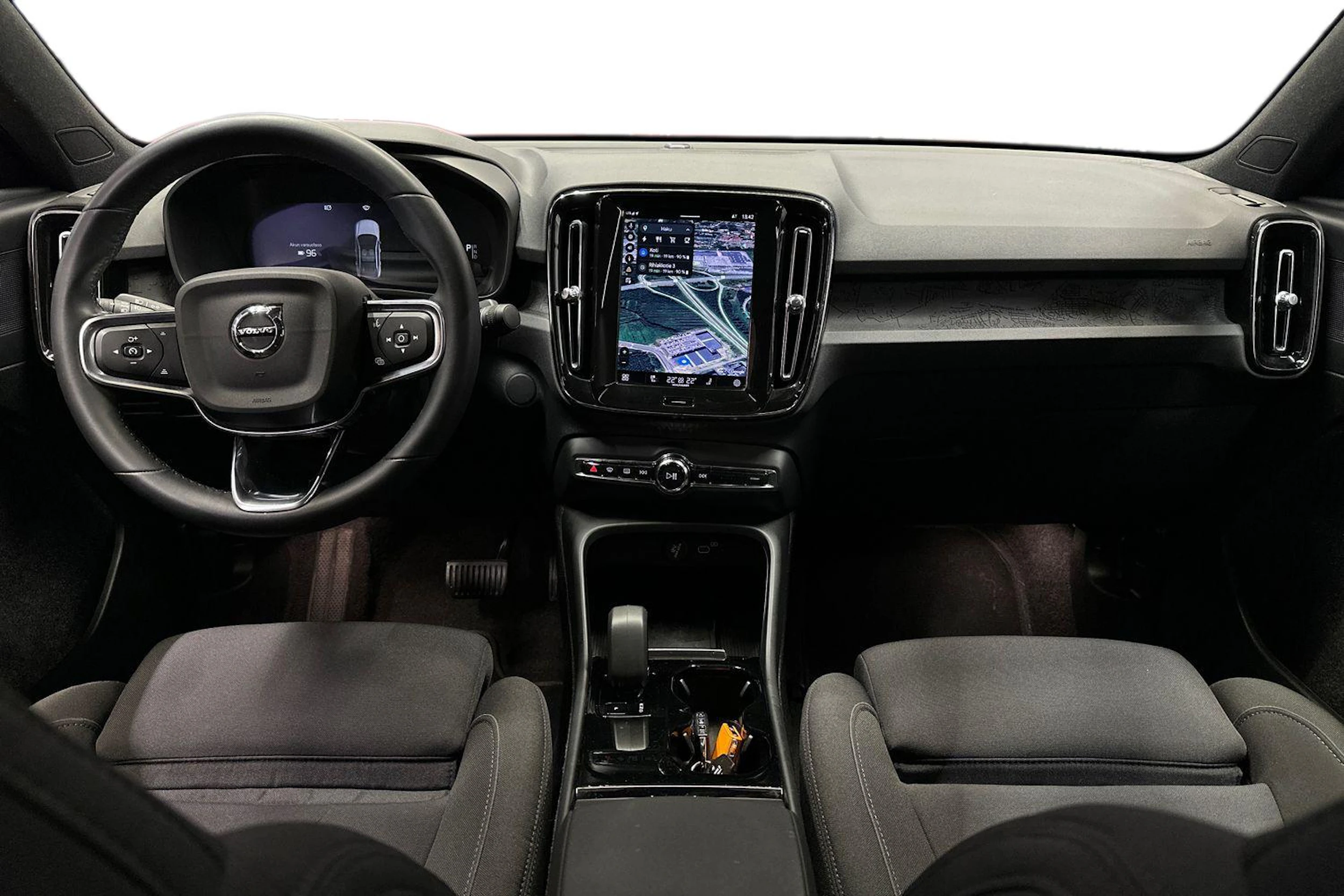 harmaa Volvo C40 2024 kuva 7.