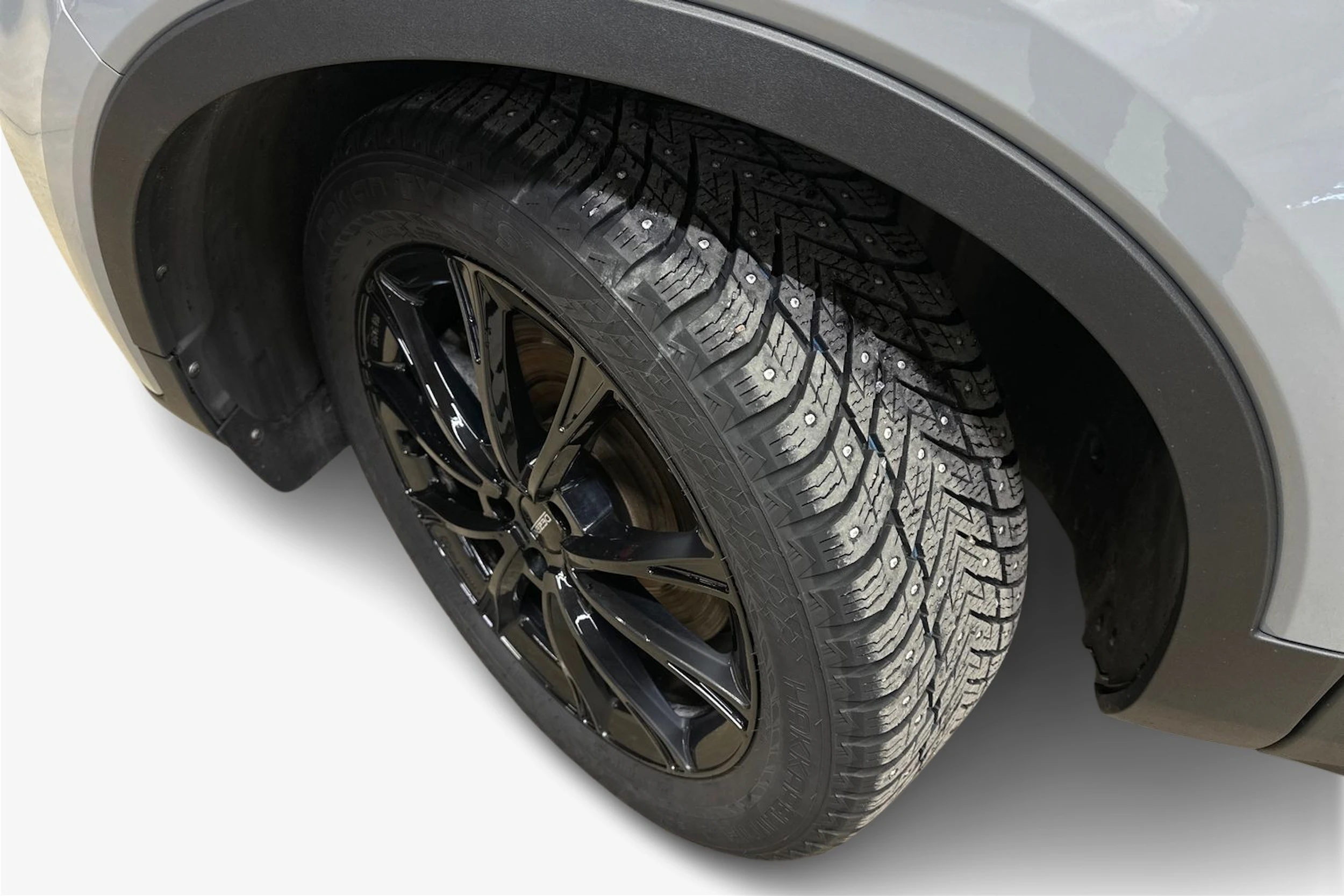 harmaa Volvo C40 2024 kuva 9.