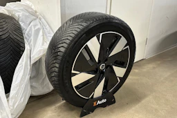 harmaa Volvo C40 2024 kuva 10.