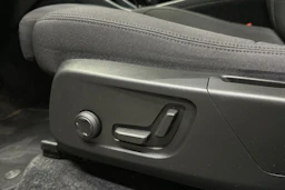 harmaa Volvo C40 2024 kuva 14.