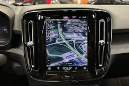 harmaa Volvo C40 2024 kuva 16.