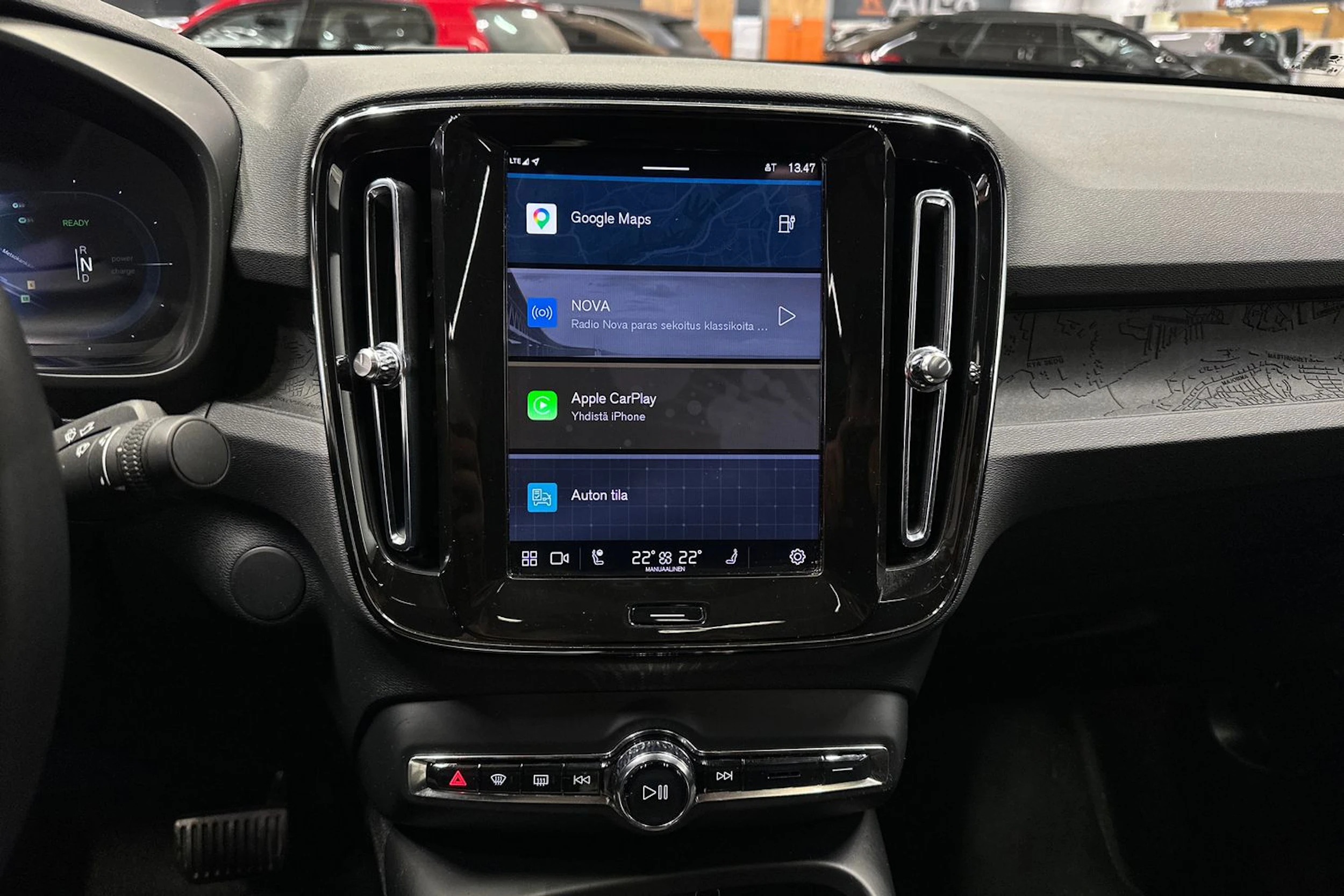 harmaa Volvo C40 2024 kuva 19.