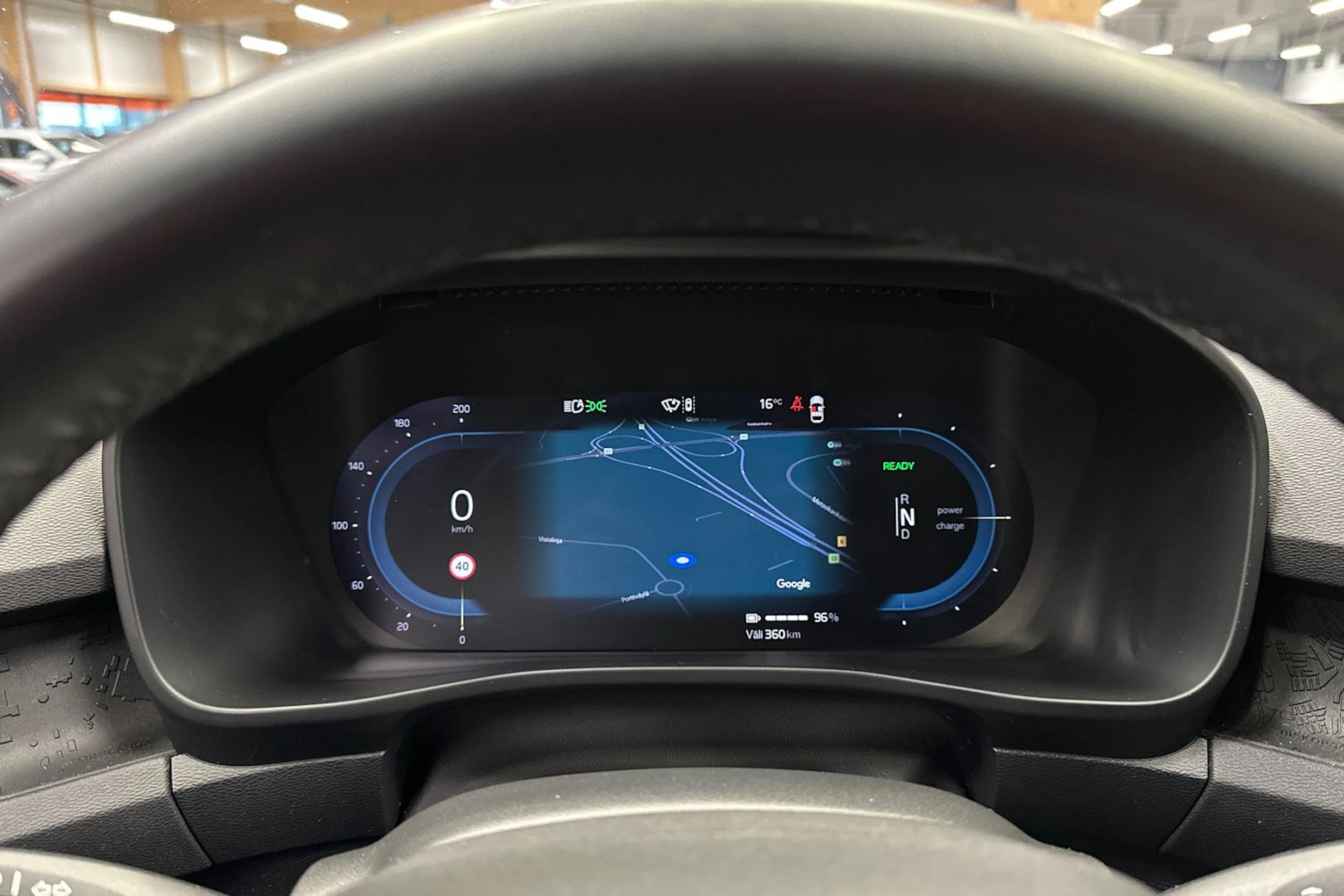 harmaa Volvo C40 2024 kuva 20.