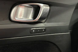 harmaa Volvo C40 2024 kuva 23.